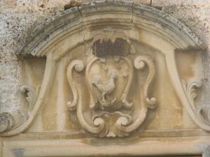 Lucugnano - via Garibladi - Cappella di San Giuseppe - Stemma della famiglia Grezio sul portale d'ingresso